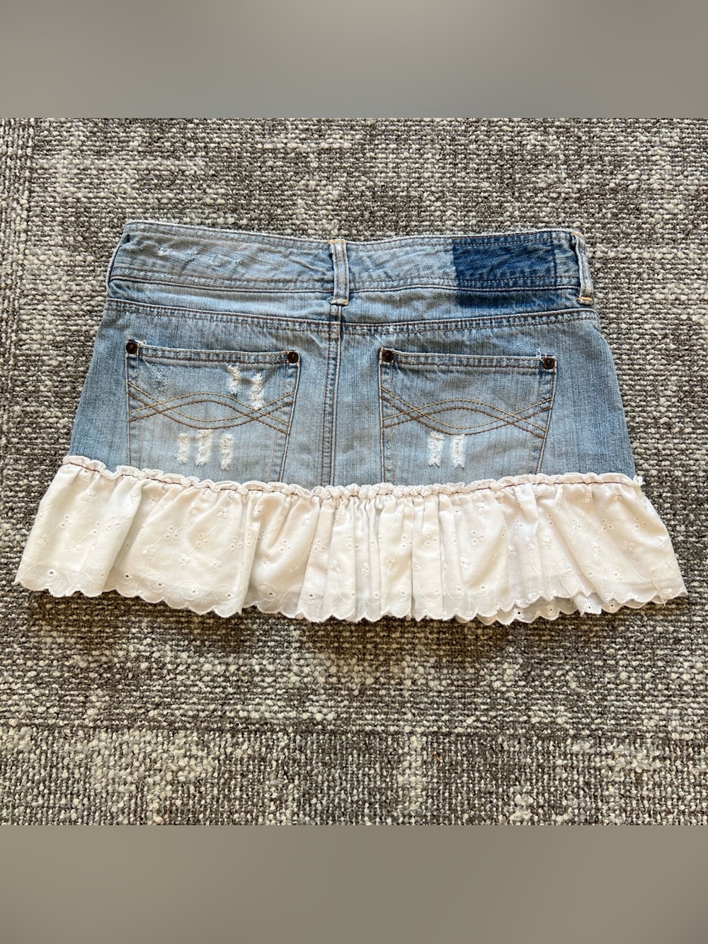 Abercrombie & Fitch Vintage Y2K Blue Denim Mini Skirt with White Eyelet Ruffle - Picture 3 of 6